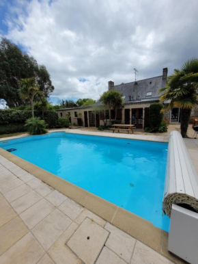 Gîte La Maison de Gouville, avec piscine et SPA, proche mer